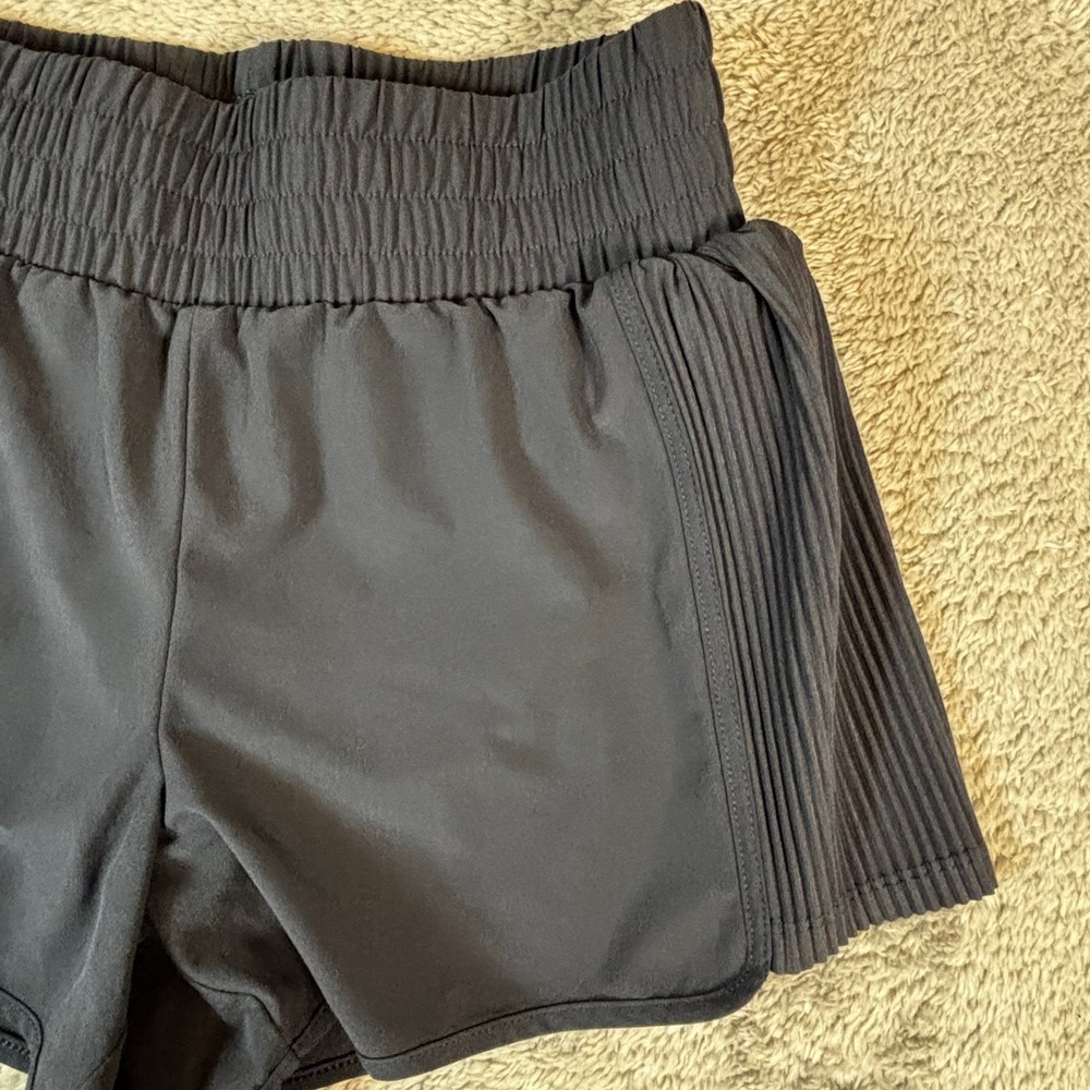 All in Motion Girls Black Pleated Side Running Shorts Size L 10/12 Activewear - Picture 3 of 5